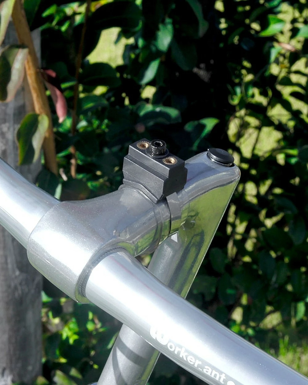 Bidons & Porte-bidon Collier Support Universel MINOURA 5 Bidons & Porte-bidon Collier Support Universel MINOURA – Image 3