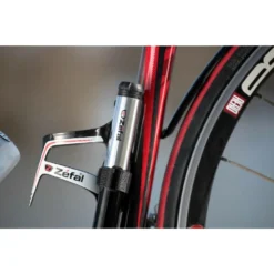 Pompes Mini-pompe Zéfal Air Profil FC 02 -Magasin Dusine Antivols mini pompe zefal air profil fc 02 2