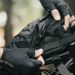 Bagagerie & Bikepacking Sacoche Top Tube Topeak Toploader -Magasin Dusine Antivols sacoche top tube topeak toploader 3